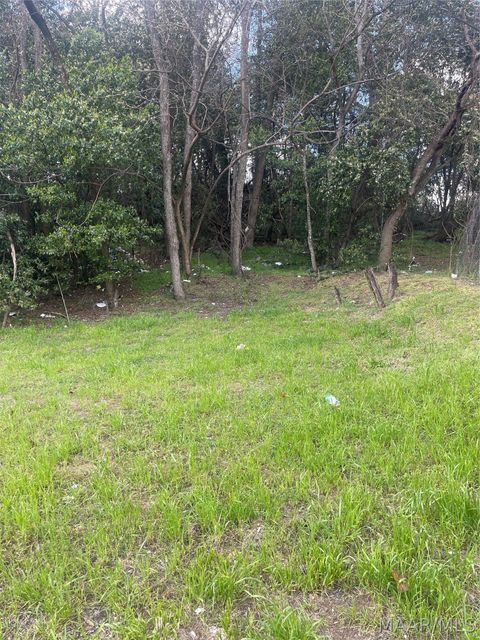 Photo of 1430 MOBILE Road, Montgomery, AL 36108 (MLS # 584363)