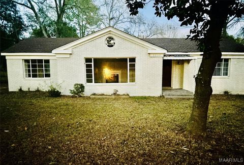 Photo of 3227 Gilmer Avenue, Montgomery, AL 36105 (MLS # 582861)