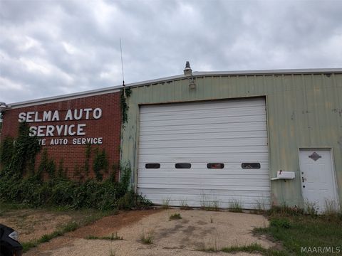 Photo of 1011 Lauderdale Street, Selma, AL 36701 (MLS # 586285)