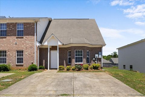 Photo of 83 Park Drive S, Clanton, AL 35045 (MLS # 586891)