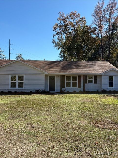 Photo of 201 Pinehaardt Drive, Selma, AL 36701 (MLS # 581542)
