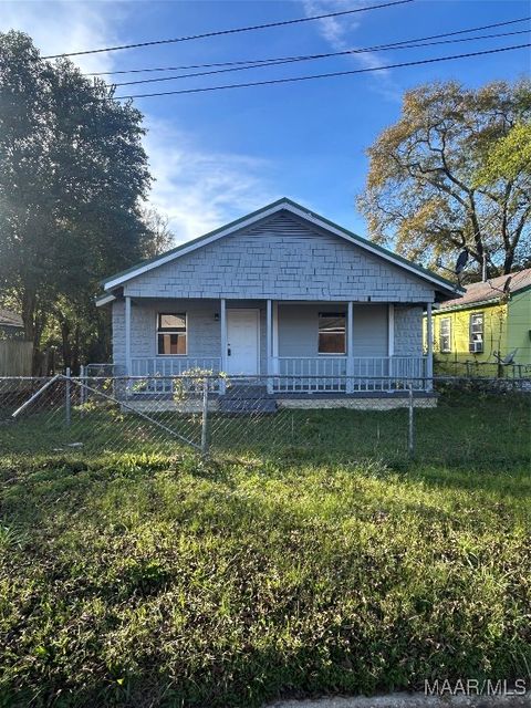 Photo of 107 N BROCKWAY Drive, Montgomery, AL 36110 (MLS # 582183)