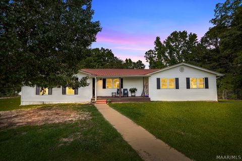 Photo of 468 County Road 132 Road, Jemison, AL 35085 (MLS # 587876)