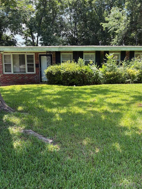 Photo of 21 Kent Street, Montgomery, AL 36109 (MLS # 589443)
