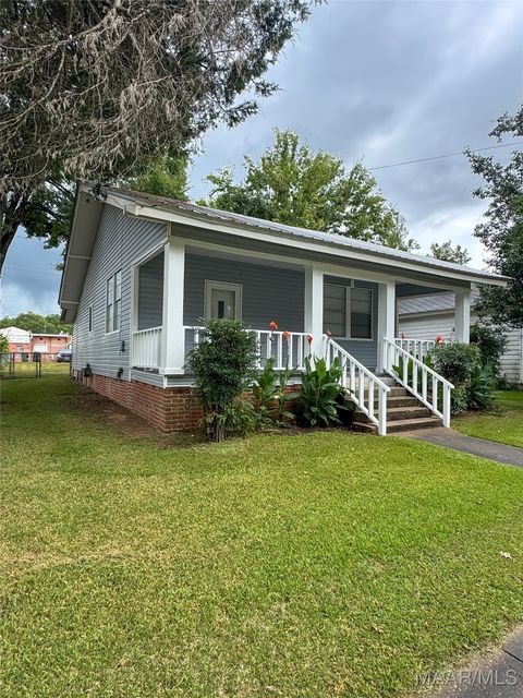 Photo of 112 Freeman Avenue, Tallassee, AL 36078 (MLS # 583408)