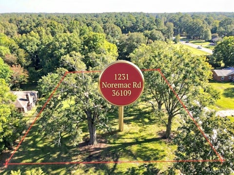 Photo of 1231 NOREMAC Road, Montgomery, AL 36109 (MLS # 590798)