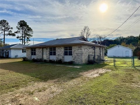 Photo of 117 Pine Forest Drive, Selma, AL 36701 (MLS # 582178)