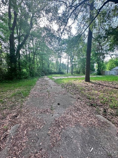 Photo of 3921 S Court Street, Montgomery, AL 36105 (MLS # 575764) Photo of 3921 S Court Street, Montgomery, AL 36105 (MLS # 575764)