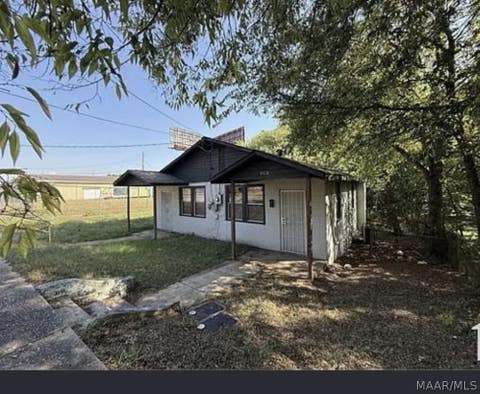 Photo of 2431 Hickman Street, Montgomery, AL 36108 (MLS # 588144)
