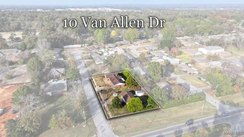 Photo of 10 Van Allen Dr, Montgomery, AL 36109 (MLS # 581777)