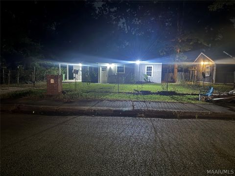 Photo of 3827 EDGAR D NIXON Avenue, Montgomery, AL 36105 (MLS # 584154)