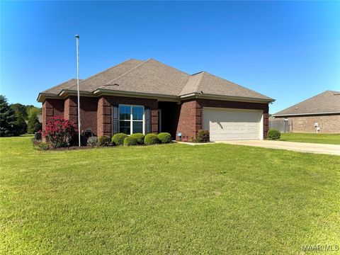 Photo of 13 Shelton Place, Deatsville, AL 36022 (MLS # 580889)