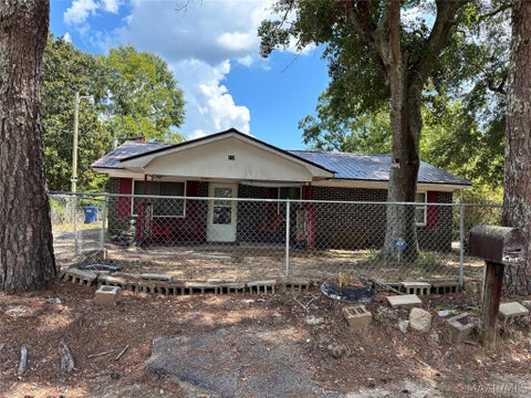 Photo of 615 Washington Street, Union Springs, AL 36089 (MLS # 589948)