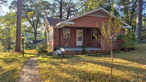 Photo of 3515 Pelzer Avenue, Montgomery, AL 36109 (MLS # 581002)