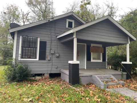 Photo of 735 Alexander Street, Montgomery, AL 36108 (MLS # 581264) Photo of 735 Alexander Street, Montgomery, AL 36108 (MLS # 581264)