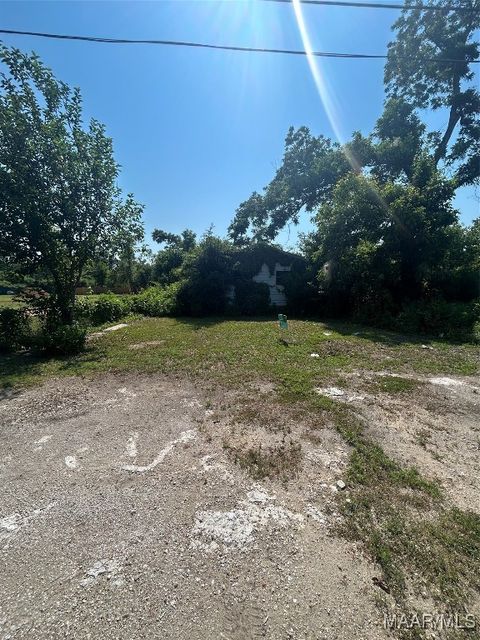 Photo of 1510 N Maxey Street, Selma, AL 36703 (MLS # 578862)