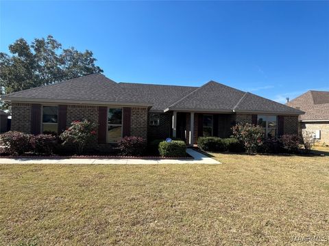 Photo of 2002 LANDCASTER Court, Deatsville, AL 36022 (MLS # 581445)