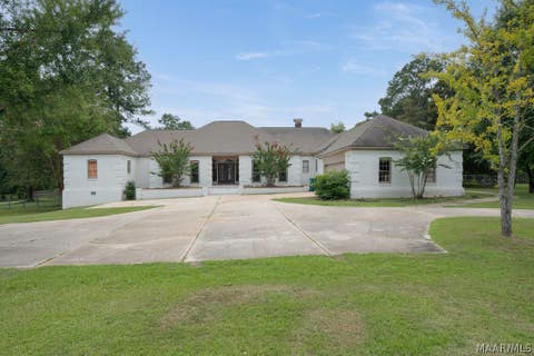 Photo of 531 Gilmer Avenue, Tallassee, AL 36078 (MLS # 589016)