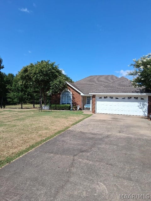 Photo of 6800 Sandfield Drive, Montgomery, AL 36117 (MLS # 588806)