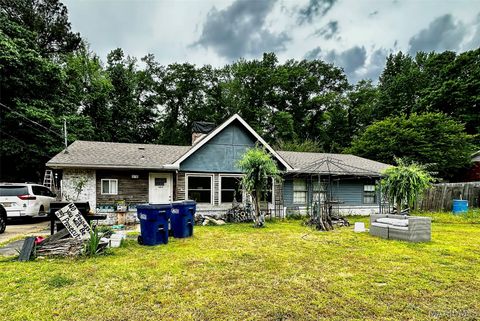 Photo of 109 Shawnee Drive, Wetumpka, AL 36092 (MLS # 585863)