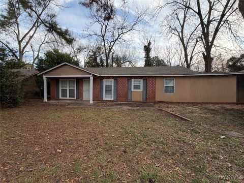 Photo of 2048 Speigle Street, Montgomery, AL 36107 (MLS # 582944)