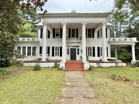 Photo of 801 Washington Street, Marion, AL 36756 (MLS # 589684)