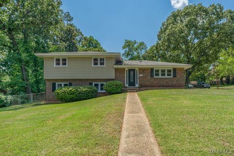 Photo of 925 GREEN FOREST Drive, Montgomery, AL 36109 (MLS # 579301)