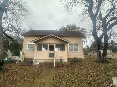 Photo of 402 2nd Avenue, Tallassee, AL 36078 (MLS # 586141)