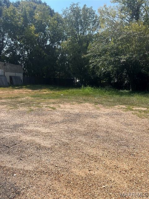 Photo of 2158 MT MEIGS Road, Montgomery, AL 36107 (MLS # 545907)