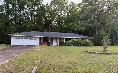 Photo of 31 THORNTON Road, Tallassee, AL 36078 (MLS # 589115)