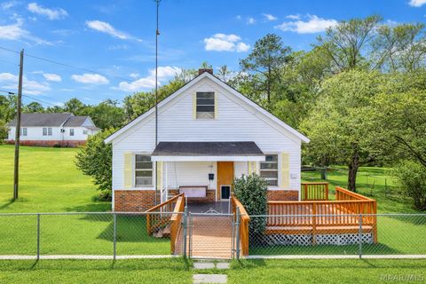 Photo of 403 Herd Street, Tallassee, AL 36078 (MLS # 584611)