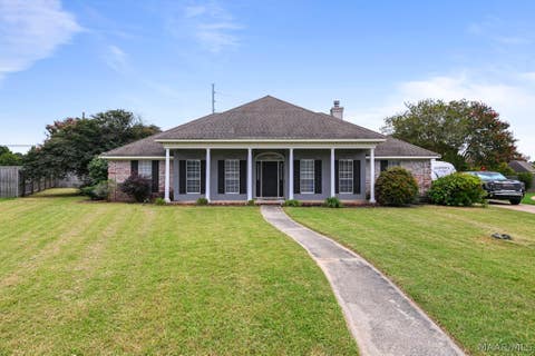 Photo of 1806 HAMPSTEAD Court, Prattville, AL 36066 (MLS # 589626)