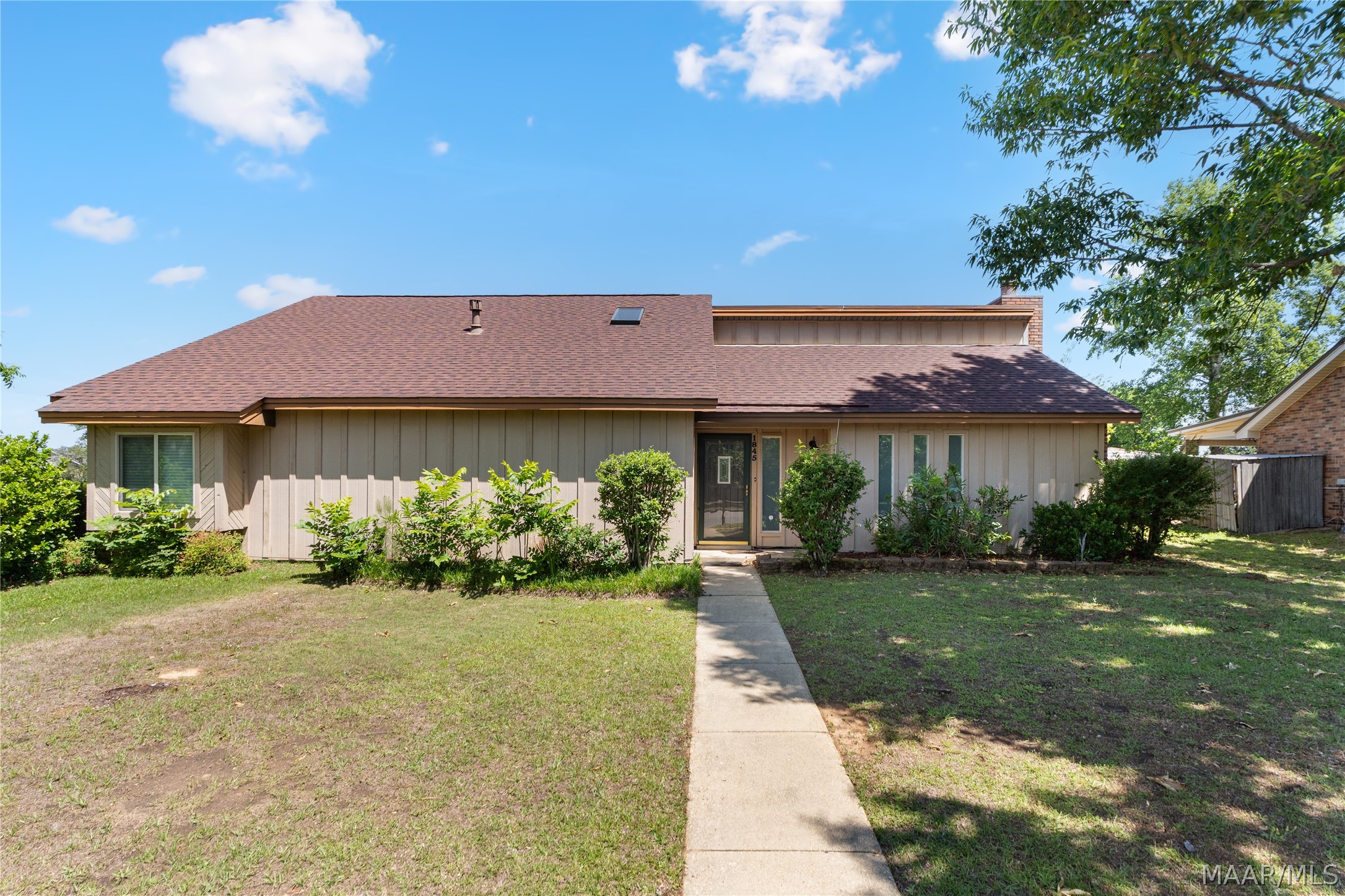 Photo 1 of 19 — 1845 Tara Drive, Prattville, AL 36066