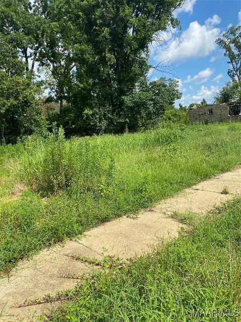 Photo of 1534 Lawrence Street, Selma, AL 36701 (MLS # 578078)
