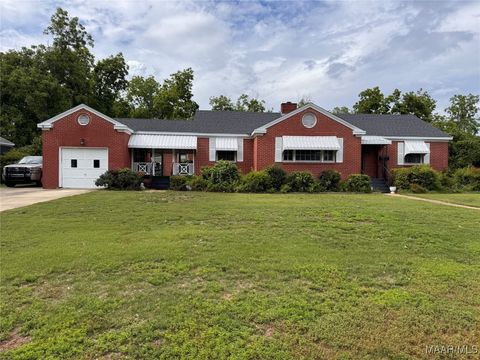 Photo of 2775 Pelzer Avenue, Montgomery, AL 36109 (MLS # 579076)