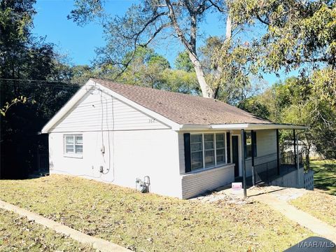 Photo of 968 KAREN Road, Montgomery, AL 36109 (MLS # 580644)