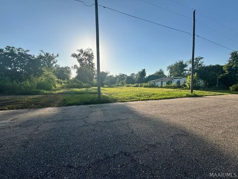 Photo of 1417 Martin Luther King Street, Selma, AL 36703 (MLS # 588221)