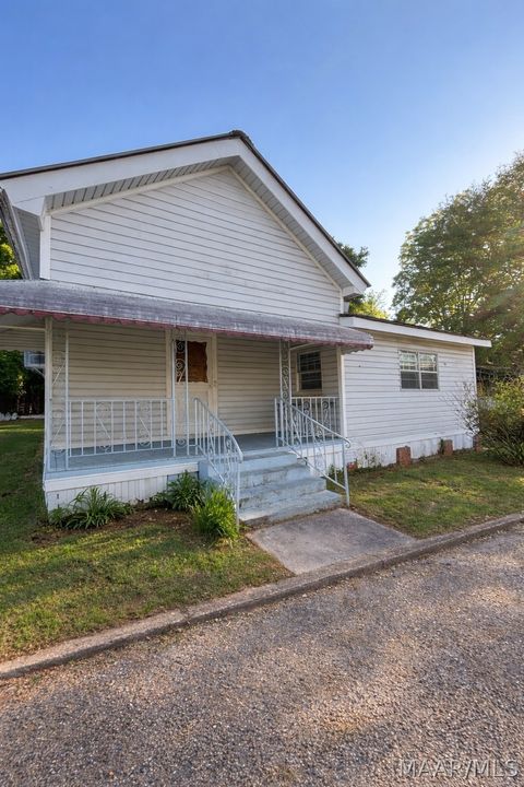 Photo of 309 Harris Street, Tallassee, AL 36078 (MLS # 585661)