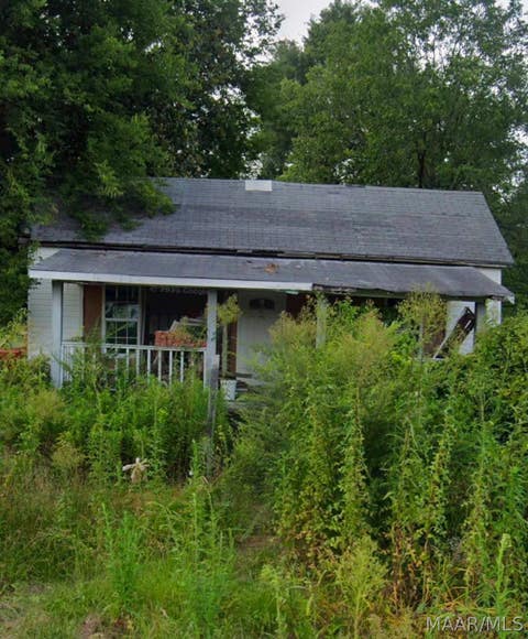 Photo of 1516 HELEN Street, Selma, AL 36703 (MLS # 588749)