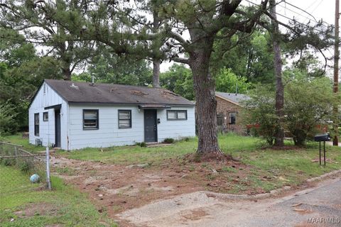 Photo of 1950 Kenny Street, Montgomery, AL 36108 (MLS # 582092)