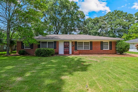 Photo of 3607 Royal Crest Drive, Montgomery, AL 36109 (MLS # 588127)