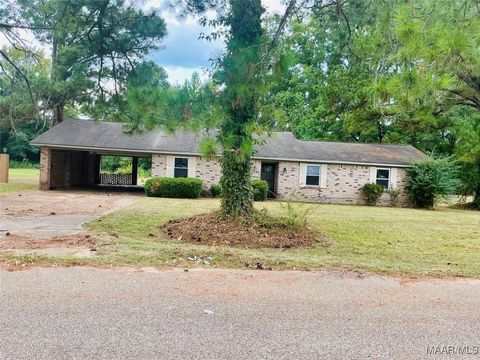 Photo of 2517 Parkway Drive, Selma, AL 36701 (MLS # 580373)