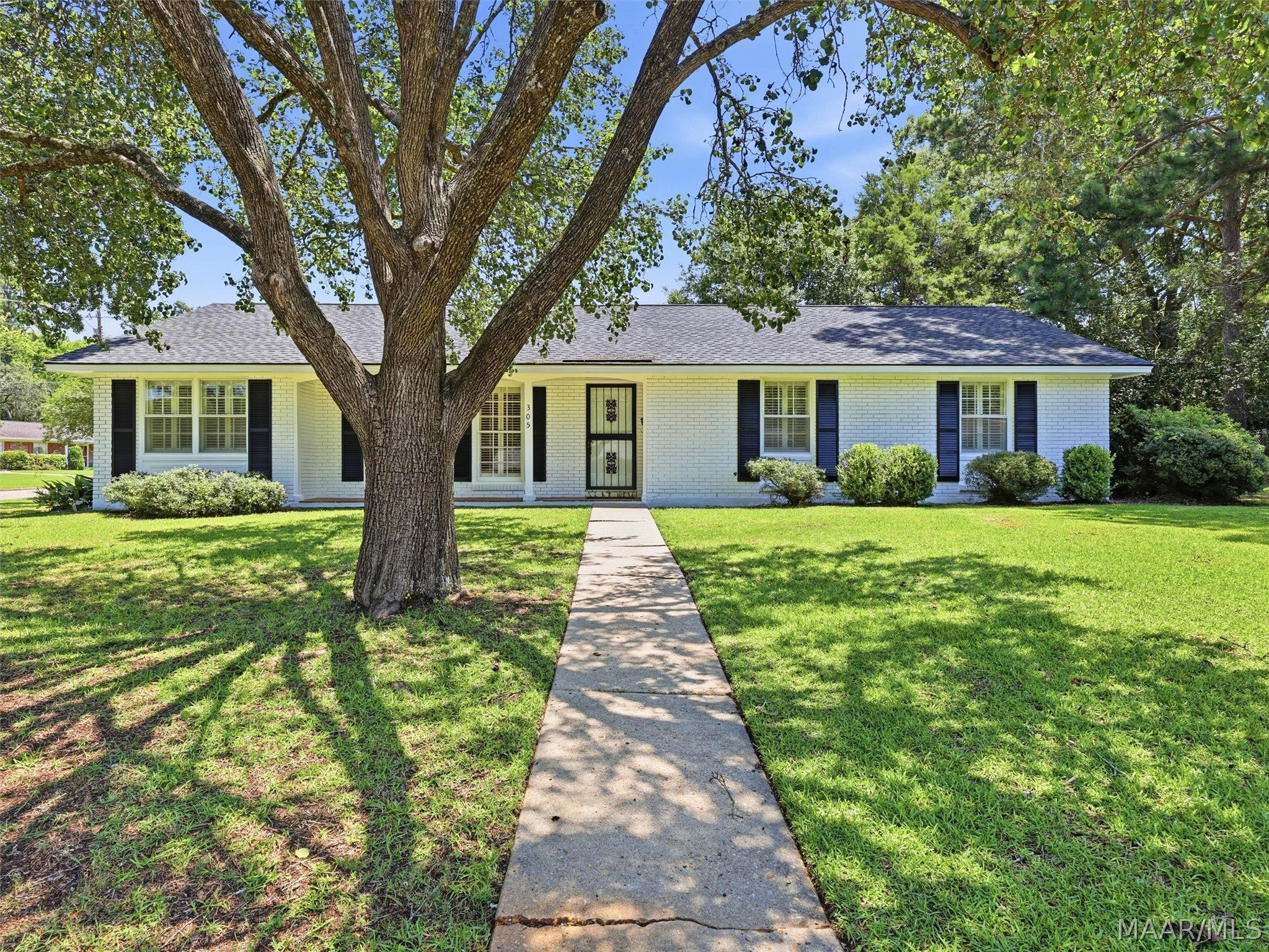Photo 1 of 35 — 305 STERLING Drive, Montgomery, AL 36109