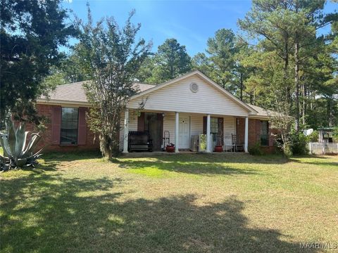 Photo of 464 County Road 41 Roads, Prattville, AL 36067 (MLS # 580130)
