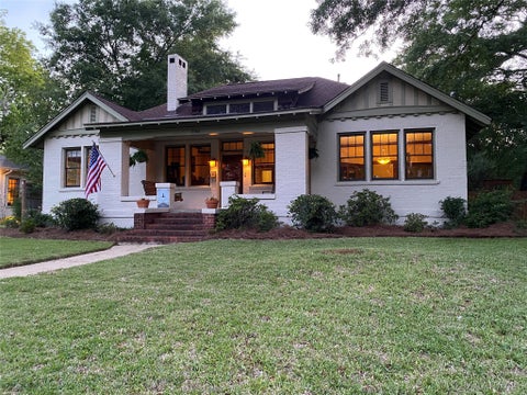 Photo of 1904 Ridge Avenue, Montgomery, AL 36106 (MLS # 589755)