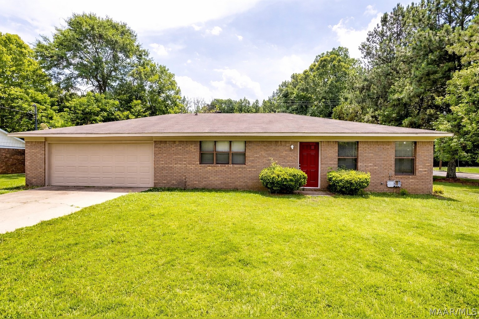 Photo 1 of 5 — 2123 18th Avenue E, Tuscaloosa, AL 35404