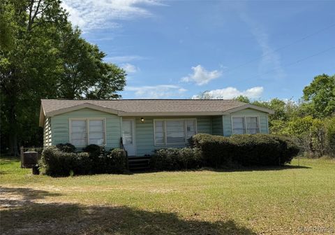 Photo of 112 Anderson Street, Troy, AL 36079 (MLS # 587090)