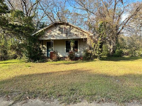 Photo of 712 Clinton Street, Montgomery, AL 36108 (MLS # 581270)