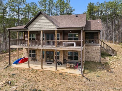 Photo of 1107 County Road 1006 Road, Jemison, AL 35085 (MLS # 579945)