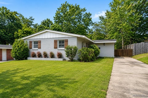 Photo of 109 Eton Road, Montgomery, AL 36109 (MLS # 590201)